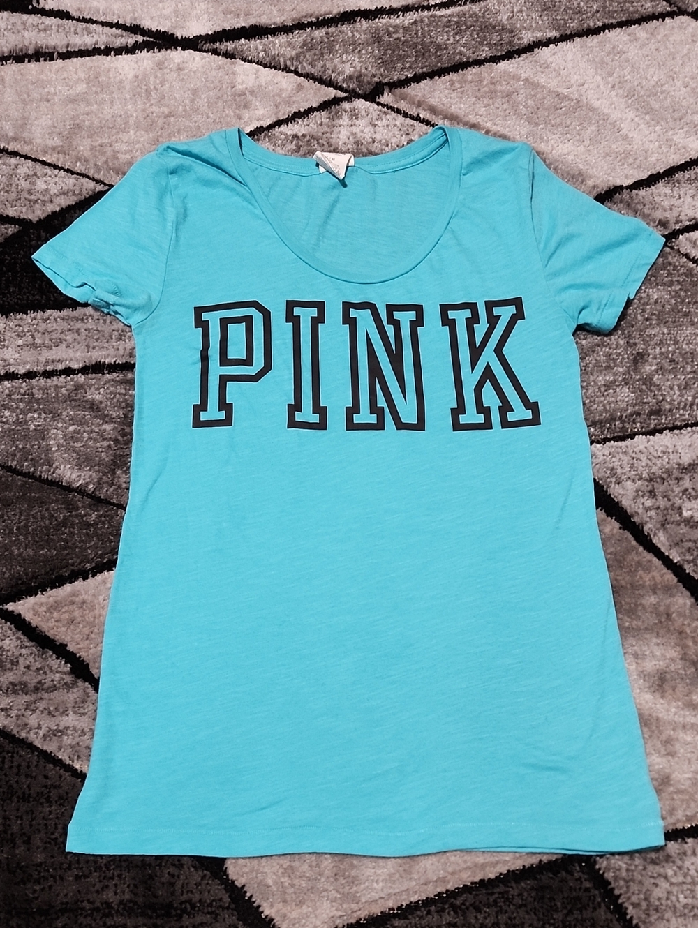 VINTAGE VS PINK 2014 TEAL BLACK BLOCK GRAPHIC LOGO SHORT-SLEEVE TEE-SHIRT